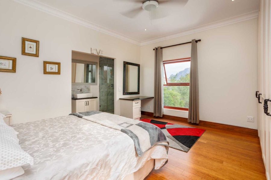 5 Bedroom Property for Sale in Val De Vie Estate Western Cape
